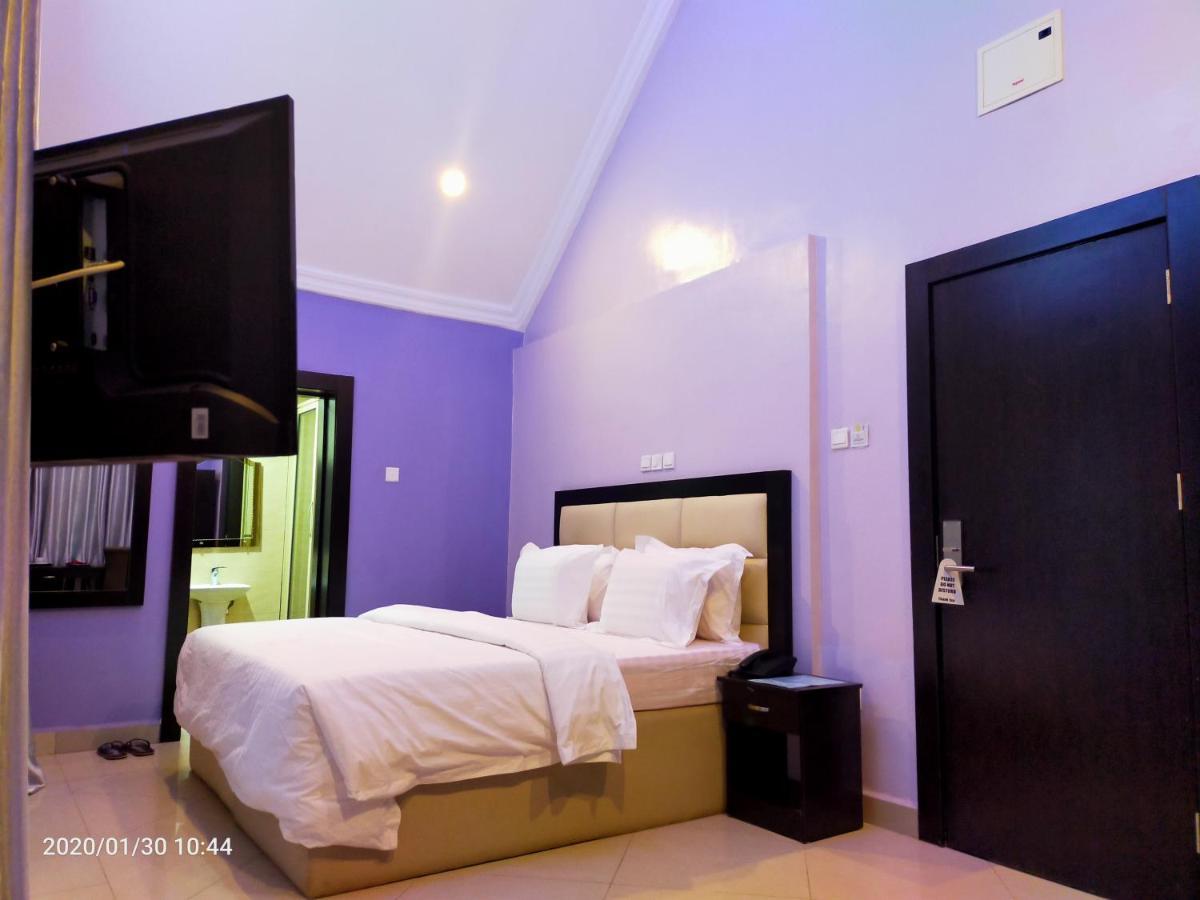 เดอะ เบคเคท สวีท Hotel อาบูจา ภายนอก รูปภาพ