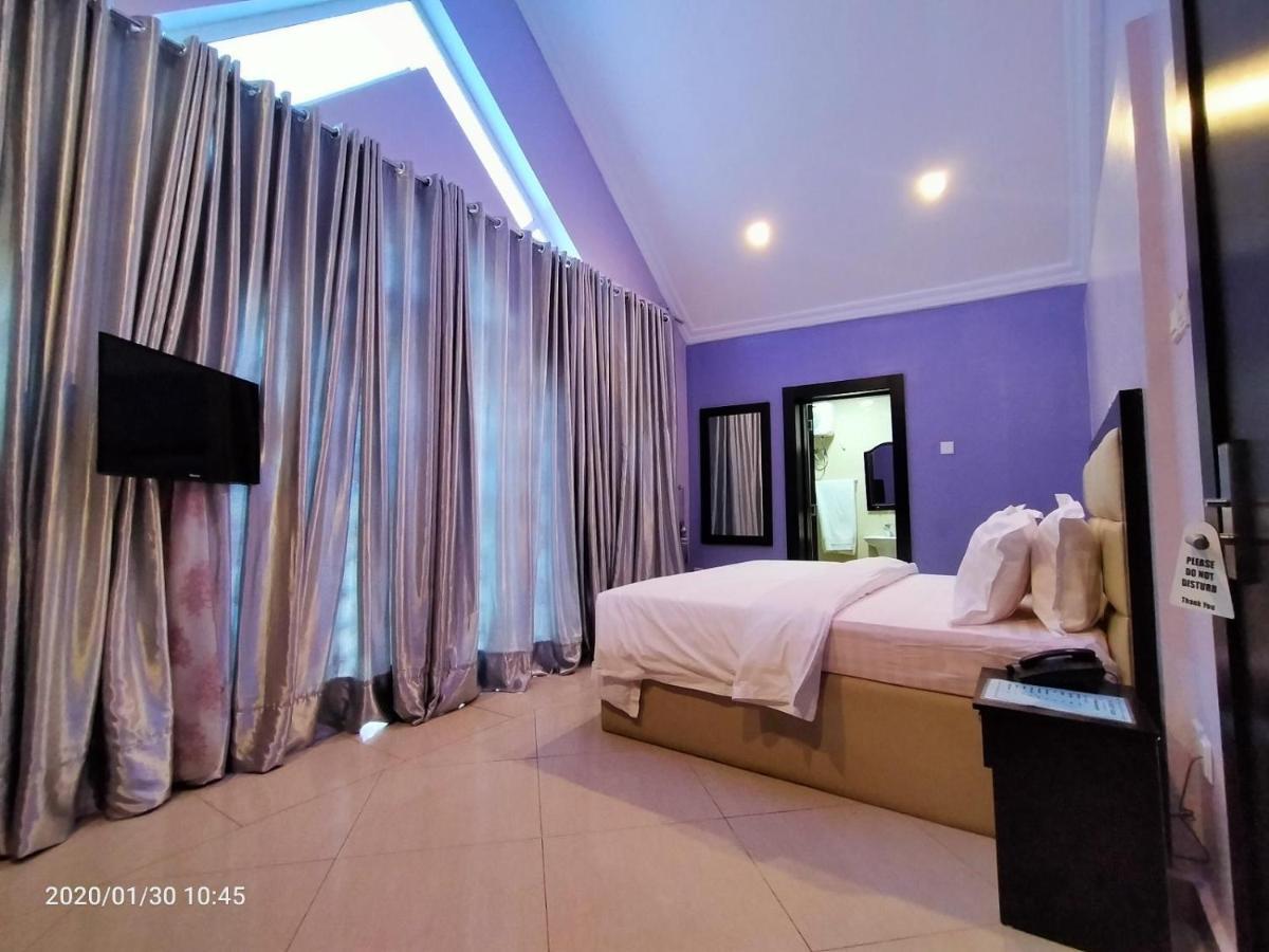 เดอะ เบคเคท สวีท Hotel อาบูจา ภายนอก รูปภาพ