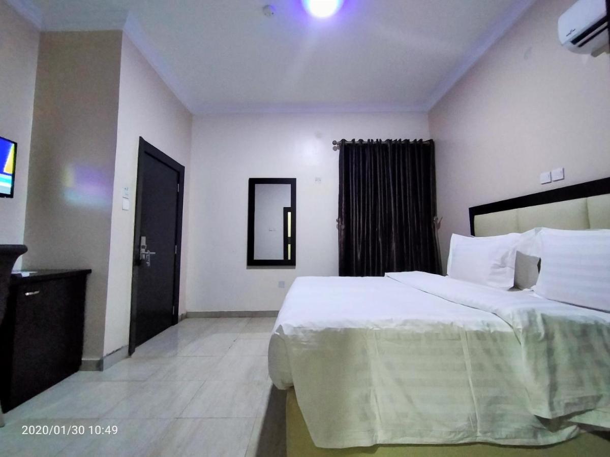 เดอะ เบคเคท สวีท Hotel อาบูจา ภายนอก รูปภาพ