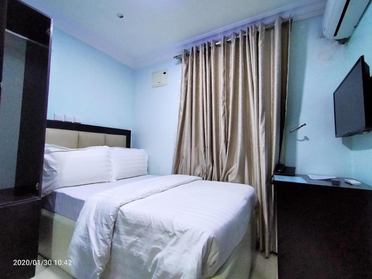 เดอะ เบคเคท สวีท Hotel อาบูจา ภายนอก รูปภาพ